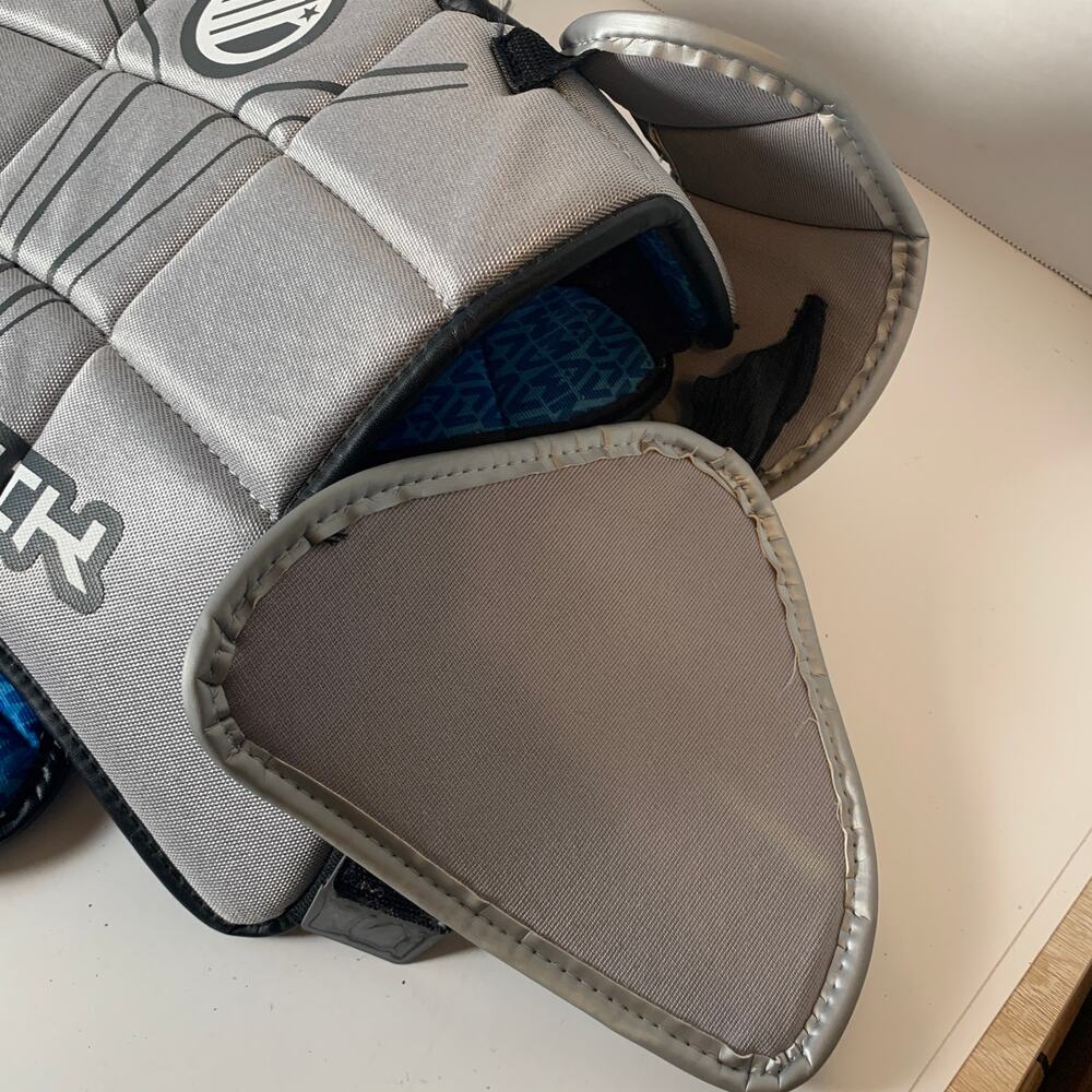 Maverick Shoulder Pads & Chest Protector JR-15-43 - Picture 6 of 7